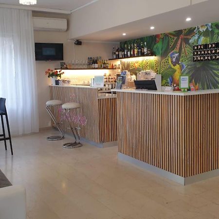 Hotel Cimarosa Riccione Bagian luar foto