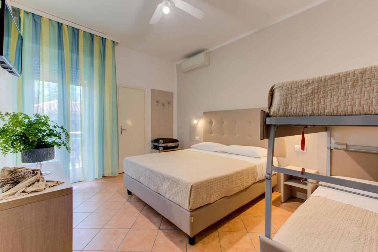 Hotel Cimarosa Riccione Ruang foto