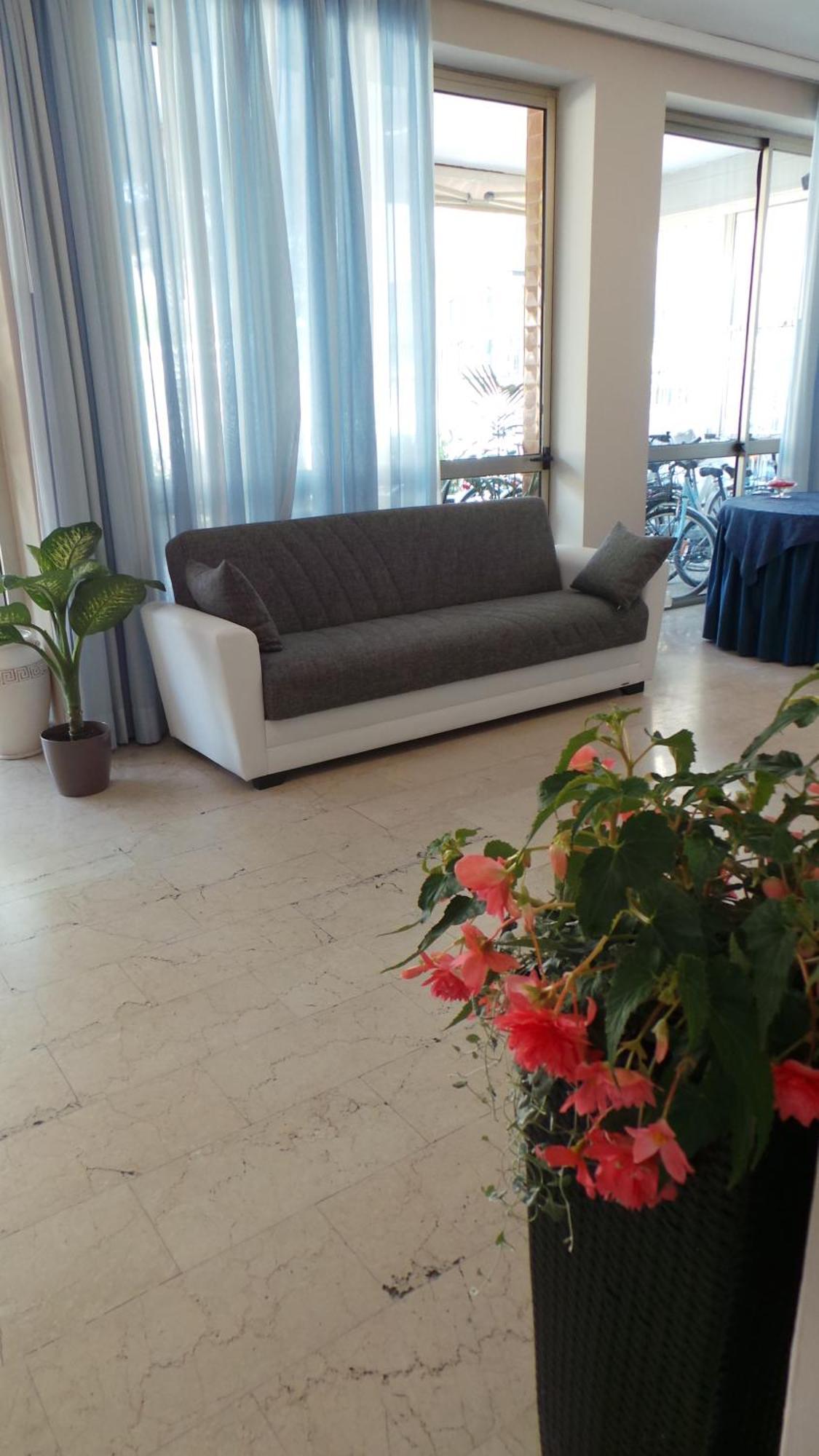 Hotel Cimarosa Riccione Bagian luar foto