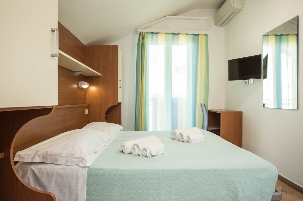 Hotel Cimarosa Riccione Bagian luar foto