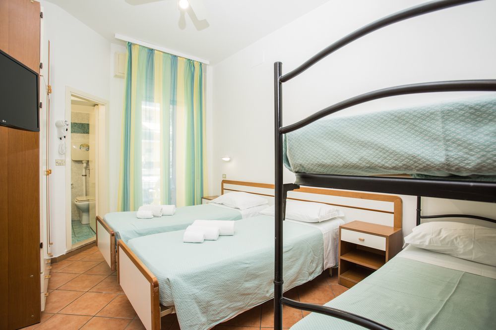 Hotel Cimarosa Riccione Bagian luar foto