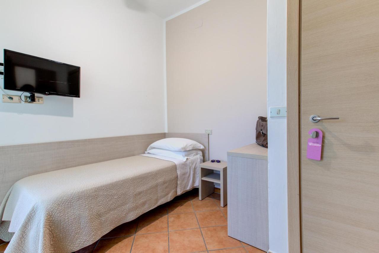 Hotel Cimarosa Riccione Ruang foto